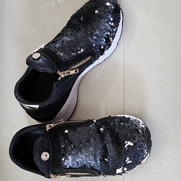 VERSACE JEANS( US6)sequin sneaker,can flip black or silver color. - Picture 2 of 10